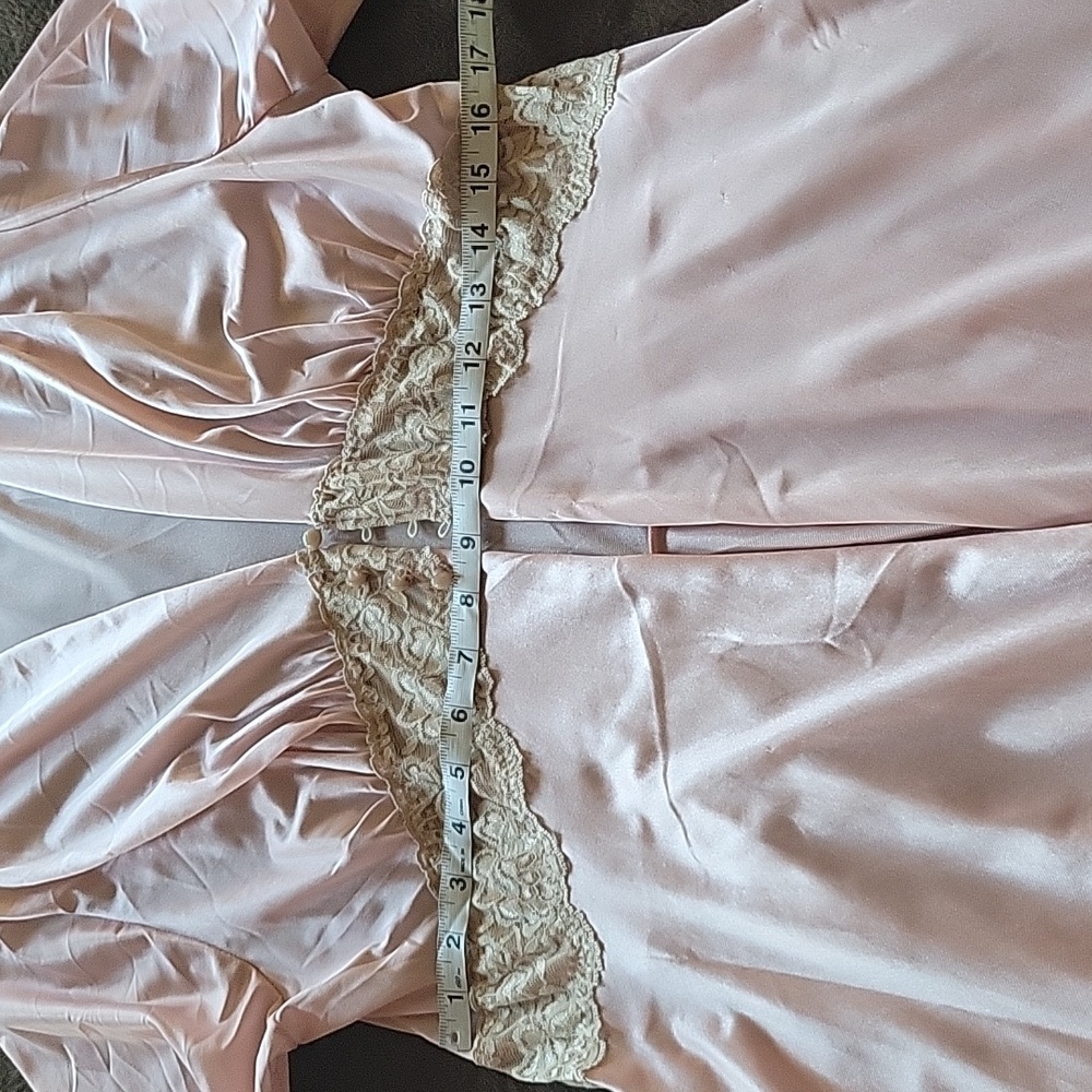Women's Vintage Robe - Picture 8 of 8